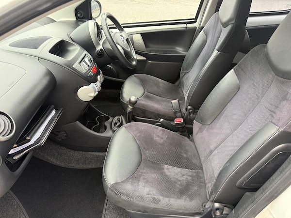 Used Toyota AYGO 2013 for sale - 76211890: Photo 15