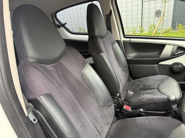 Used Toyota AYGO 2013 for sale - 76211890: Photo 18