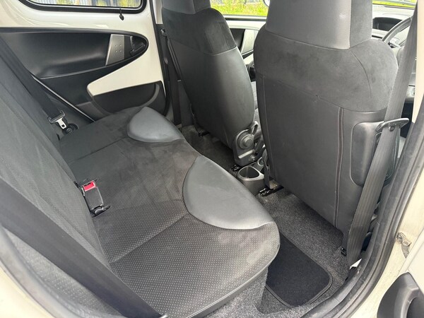 Used Toyota AYGO 2013 for sale - 76211890: Photo 19