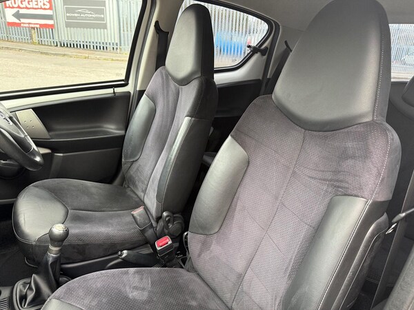 Used Toyota AYGO 2013 for sale - 76211890: Photo 20