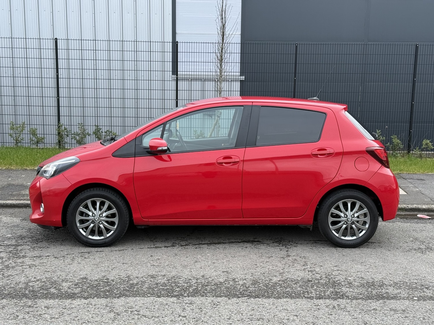 Used Toyota Yaris 2016 for sale - 77822216: Photo 6