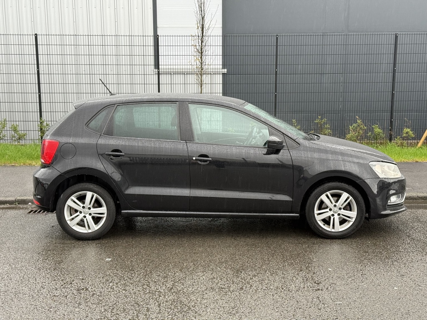 Used Volkswagen Polo 2017 for sale - 76430988: Photo 13