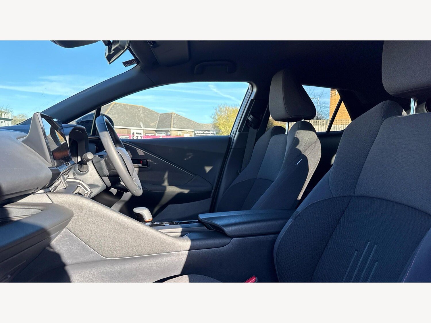 Used Toyota C-HR 2024 for sale - 77768061: Photo 12