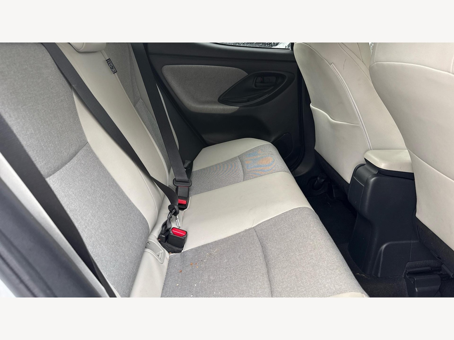 Used Toyota Yaris for sale - 76440501: Photo 14