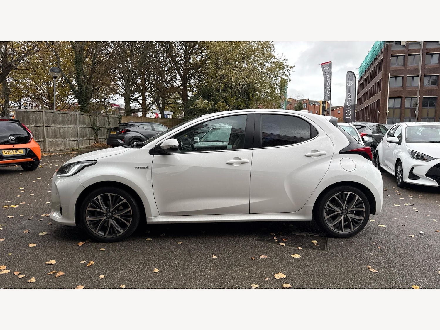 Used Toyota Yaris for sale - 76440501: Photo 19