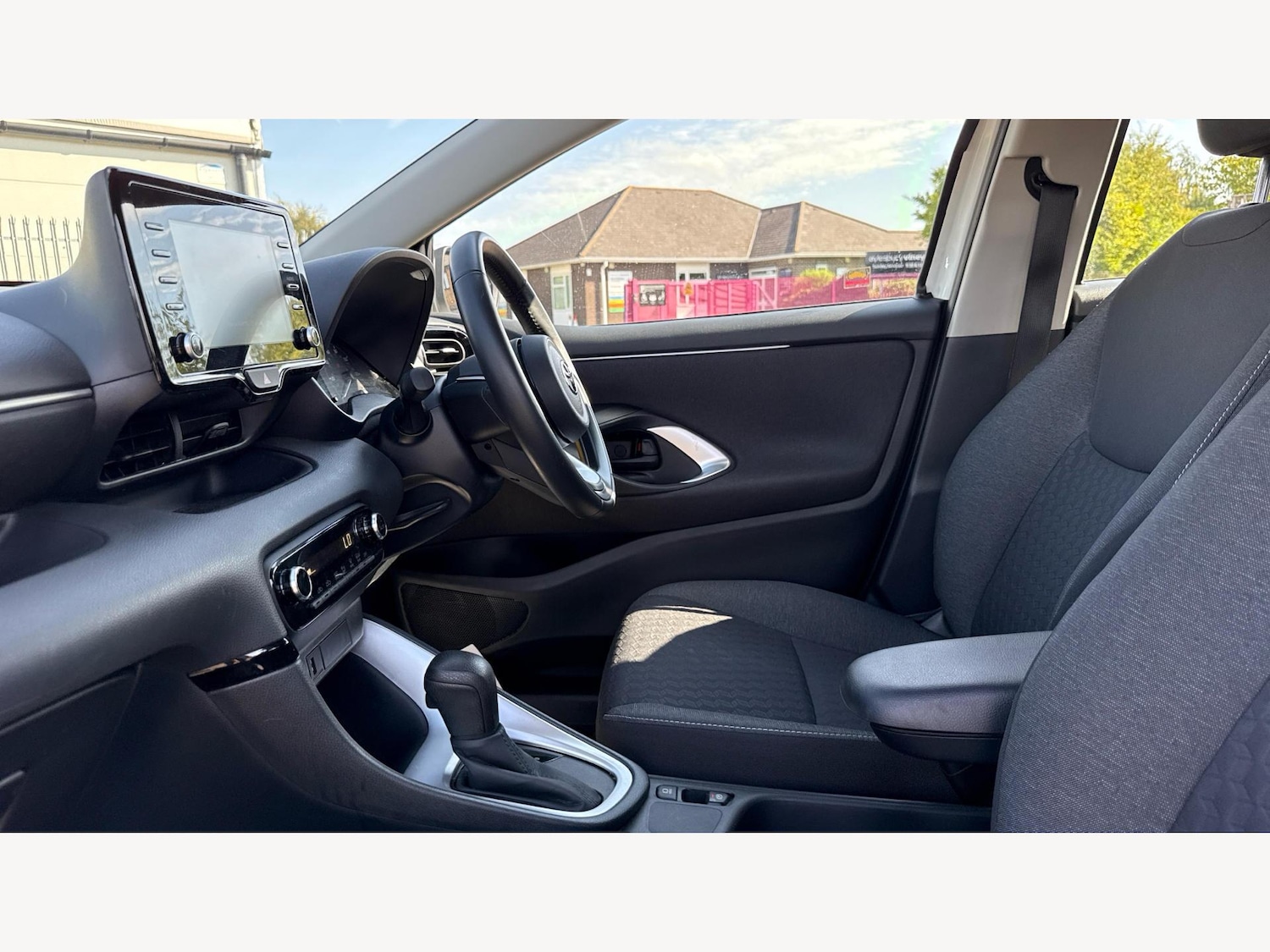 Used Toyota Yaris 2023 for sale - 76020453: Photo 12