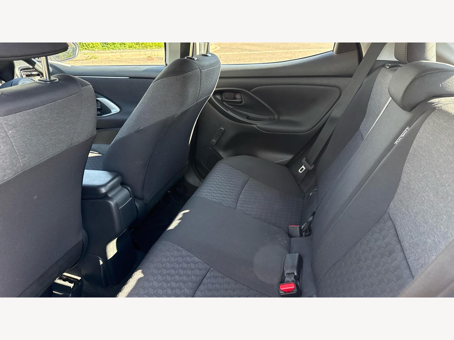 Used Toyota Yaris 2023 for sale - 76020453: Photo 15
