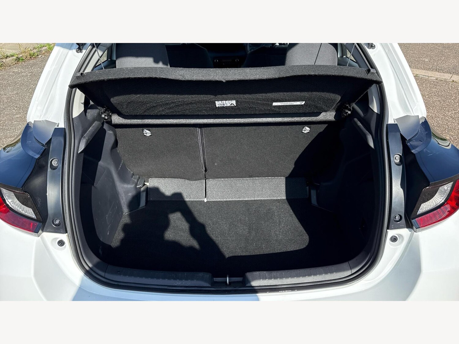 Used Toyota Yaris 2023 for sale - 76020453: Photo 16