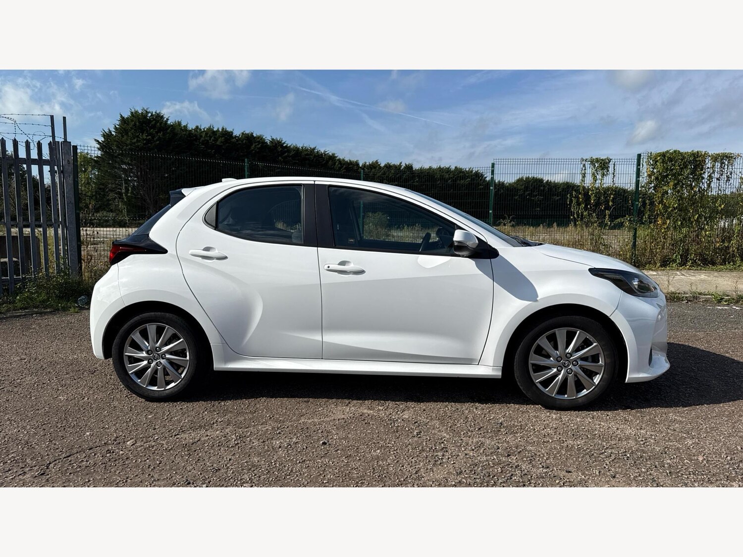 Used Toyota Yaris 2023 for sale - 76020453: Photo 18