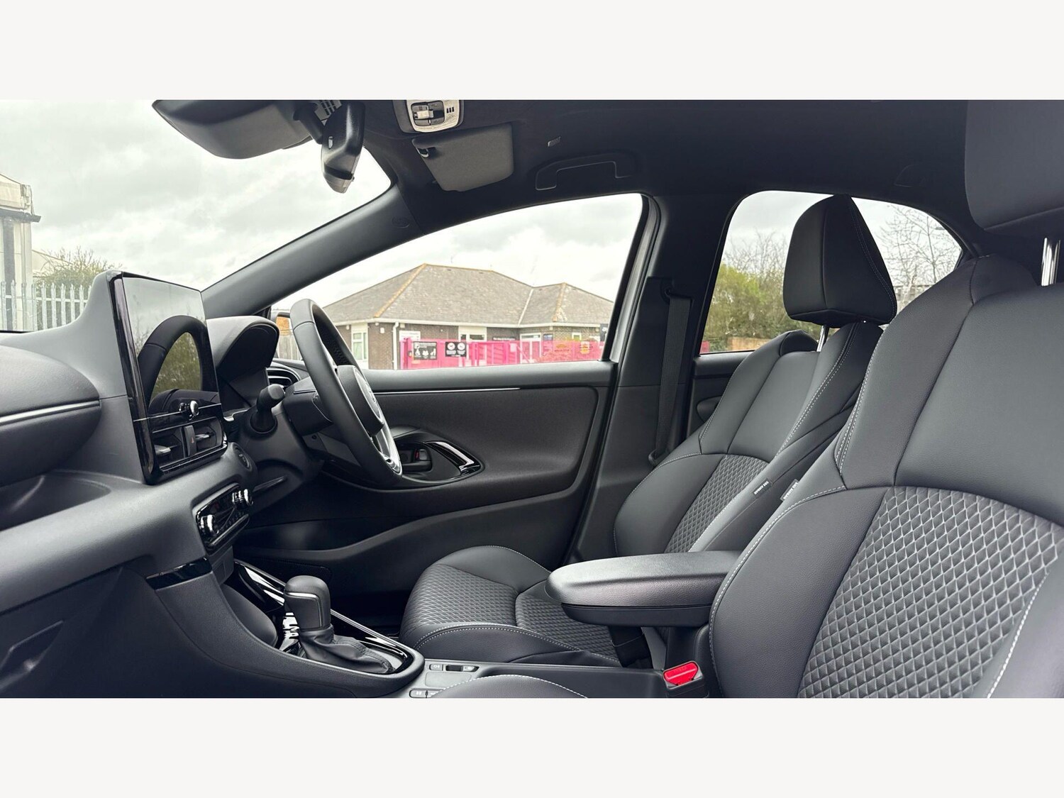 Used Toyota Yaris for sale - 77925743: Photo 12