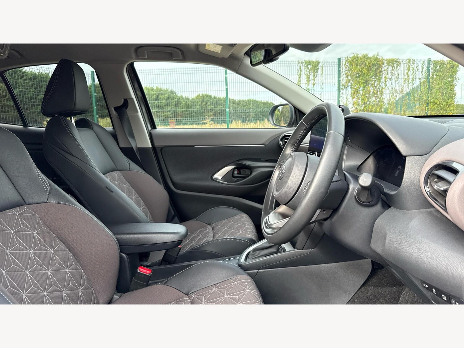 Used Toyota Yaris Cross 2024 for sale - 76095176: Photo 13