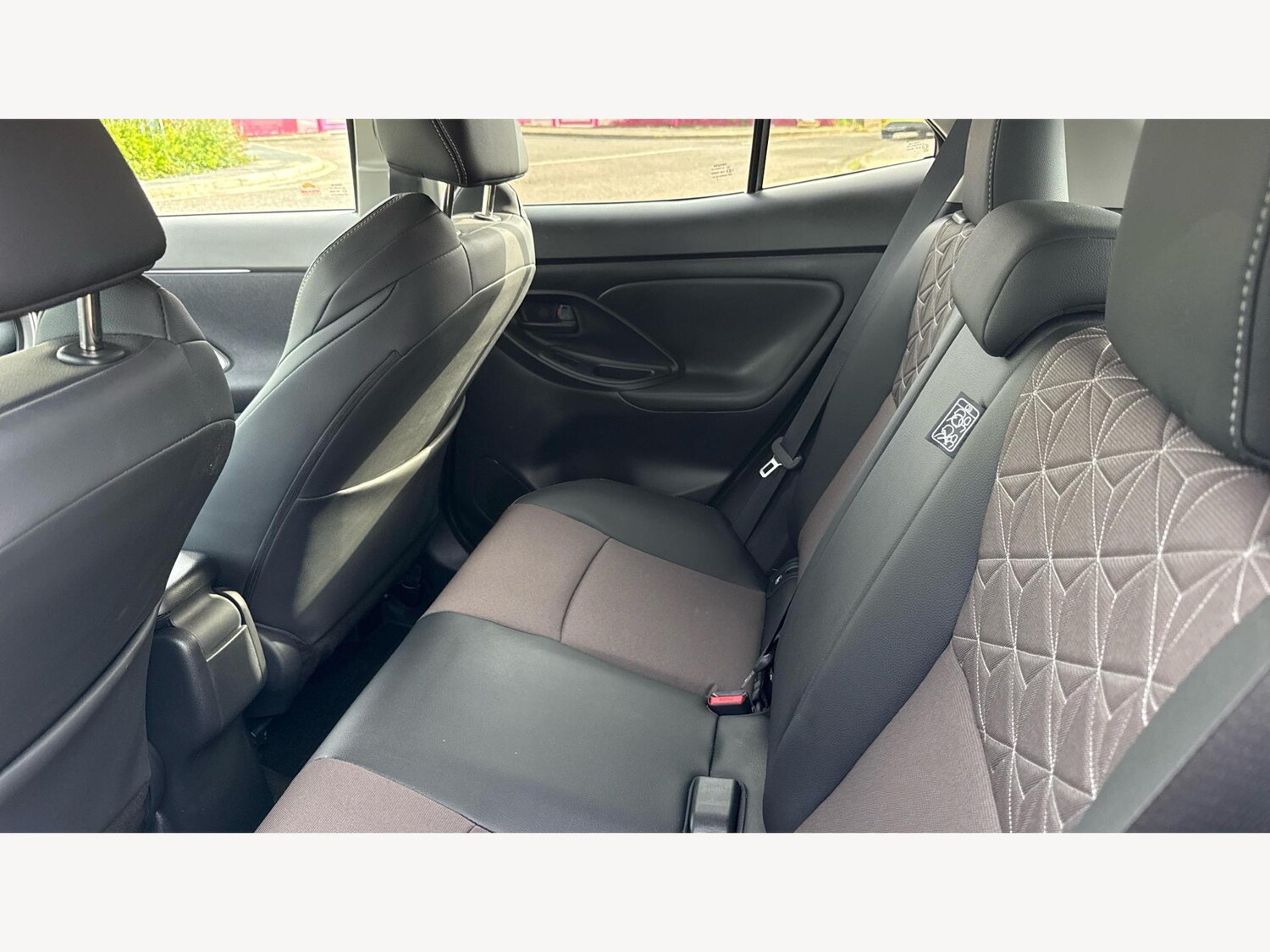 Used Toyota Yaris Cross 2024 for sale - 76095176: Photo 15