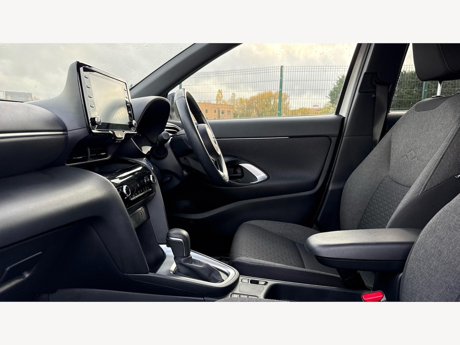 Used Toyota Yaris Cross 2022 for sale - 77278532: Photo 12