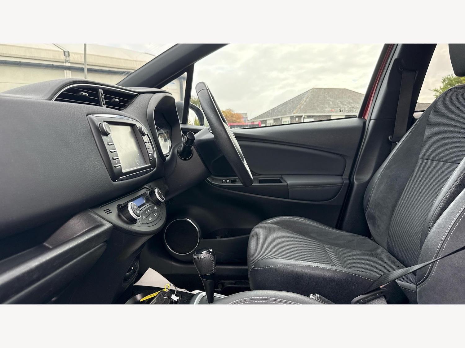 Used Toyota Yaris 2020 for sale - 76370189: Photo 12