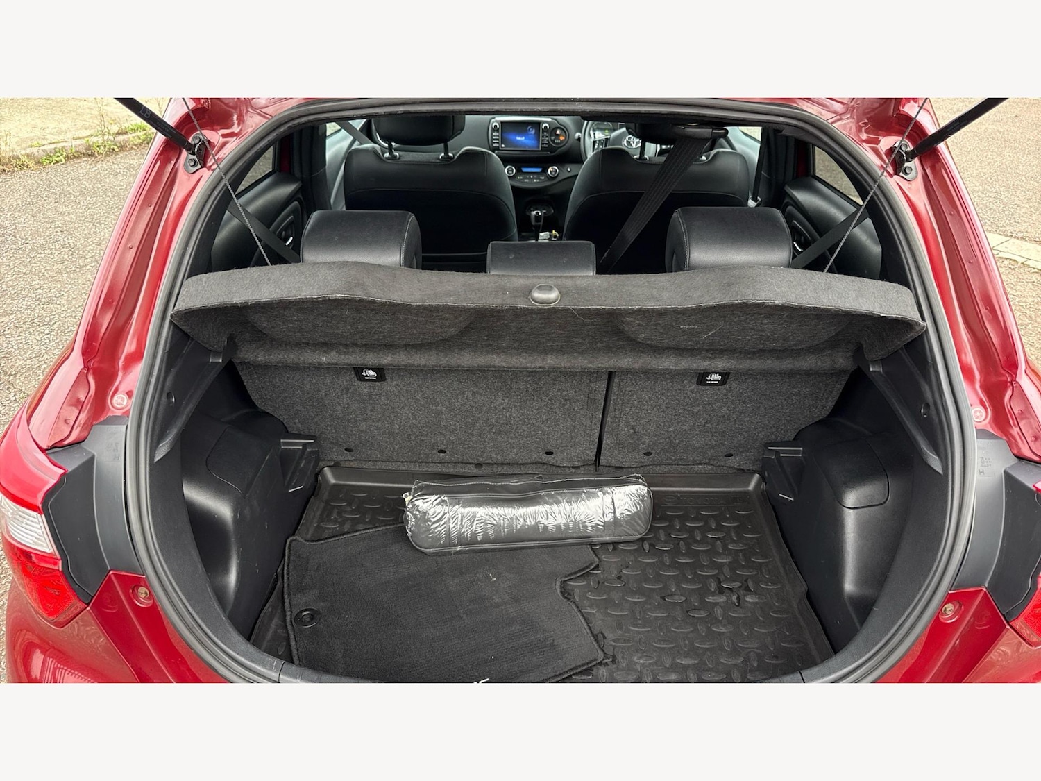 Used Toyota Yaris 2020 for sale - 76370189: Photo 16