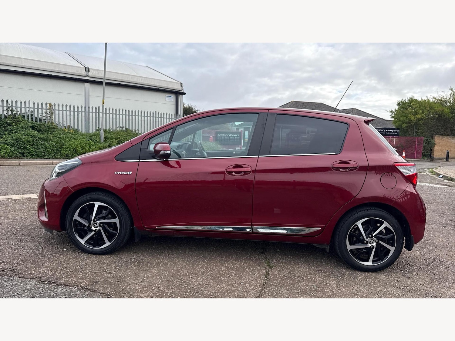Used Toyota Yaris 2020 for sale - 76370189: Photo 19