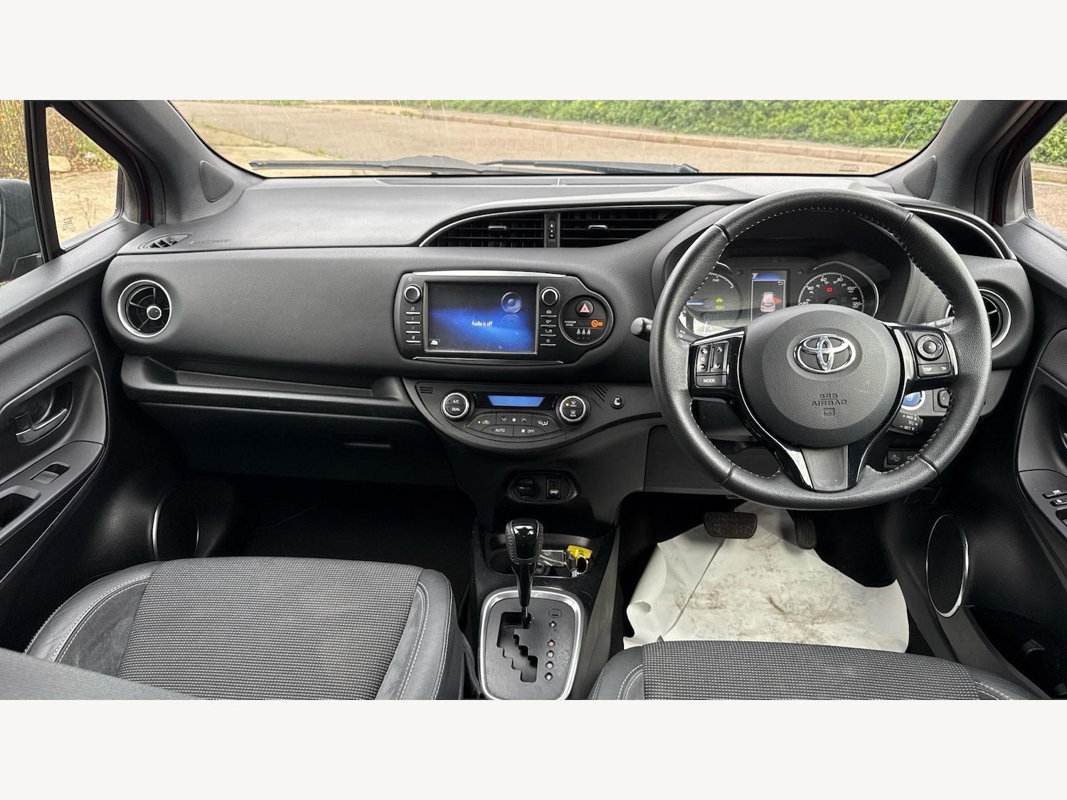 Used Toyota Yaris 2020 for sale - 76370189: Photo 7