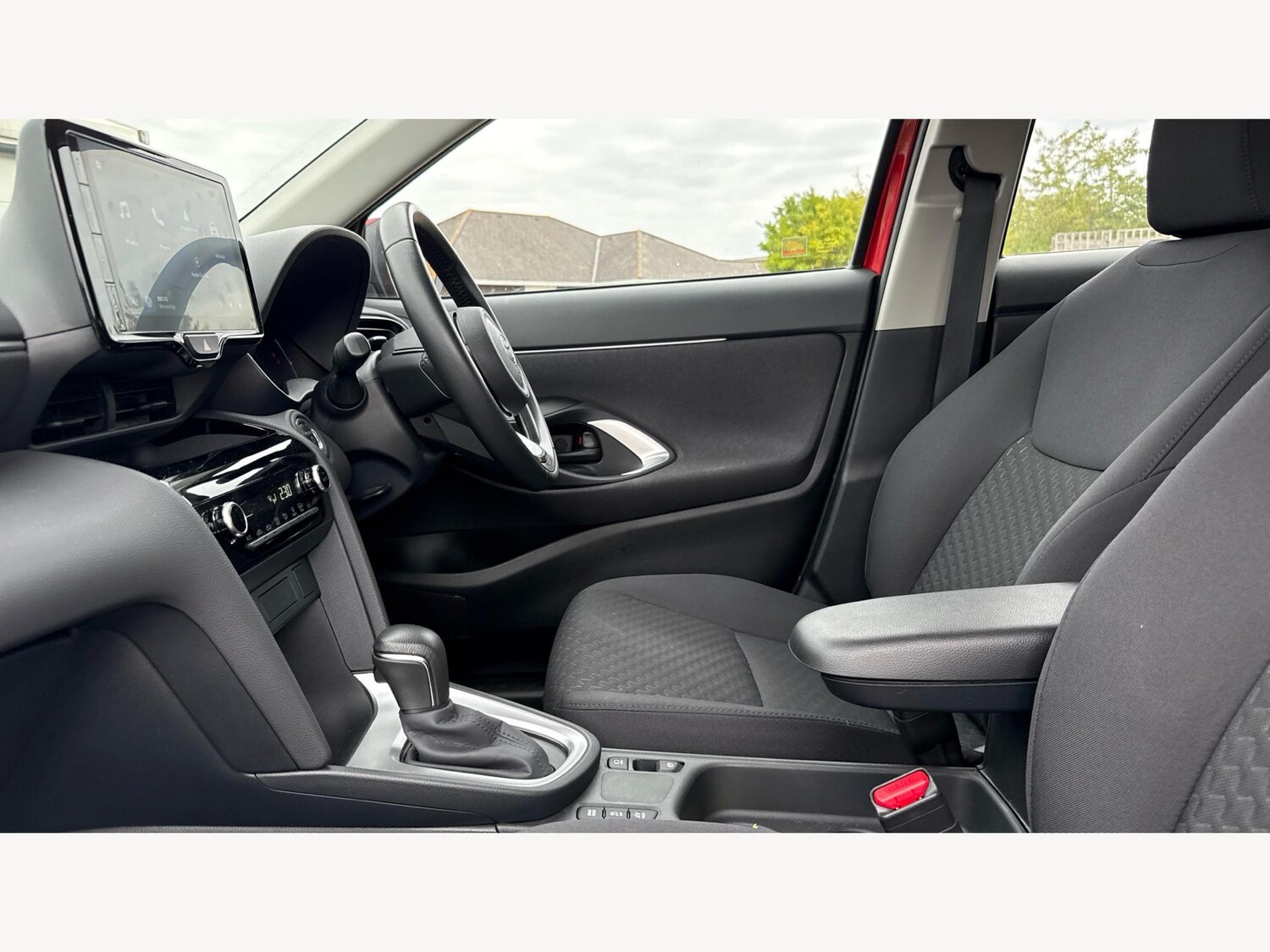 Used Toyota Yaris Cross 2024 for sale - 77908472: Photo 12