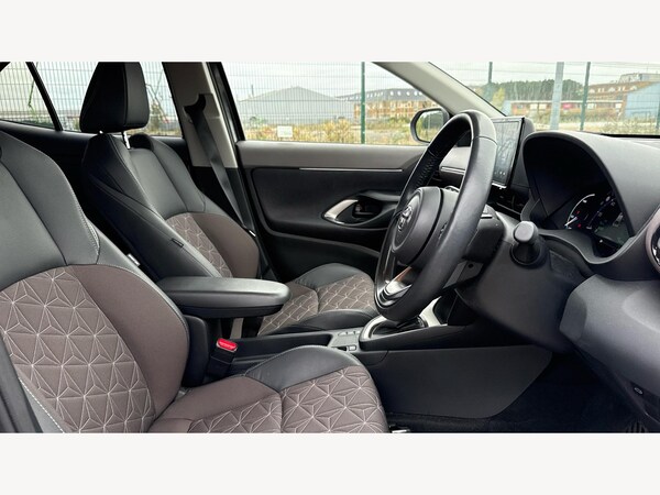 Used Toyota Yaris Cross 2023 for sale - 76227358: Photo 13