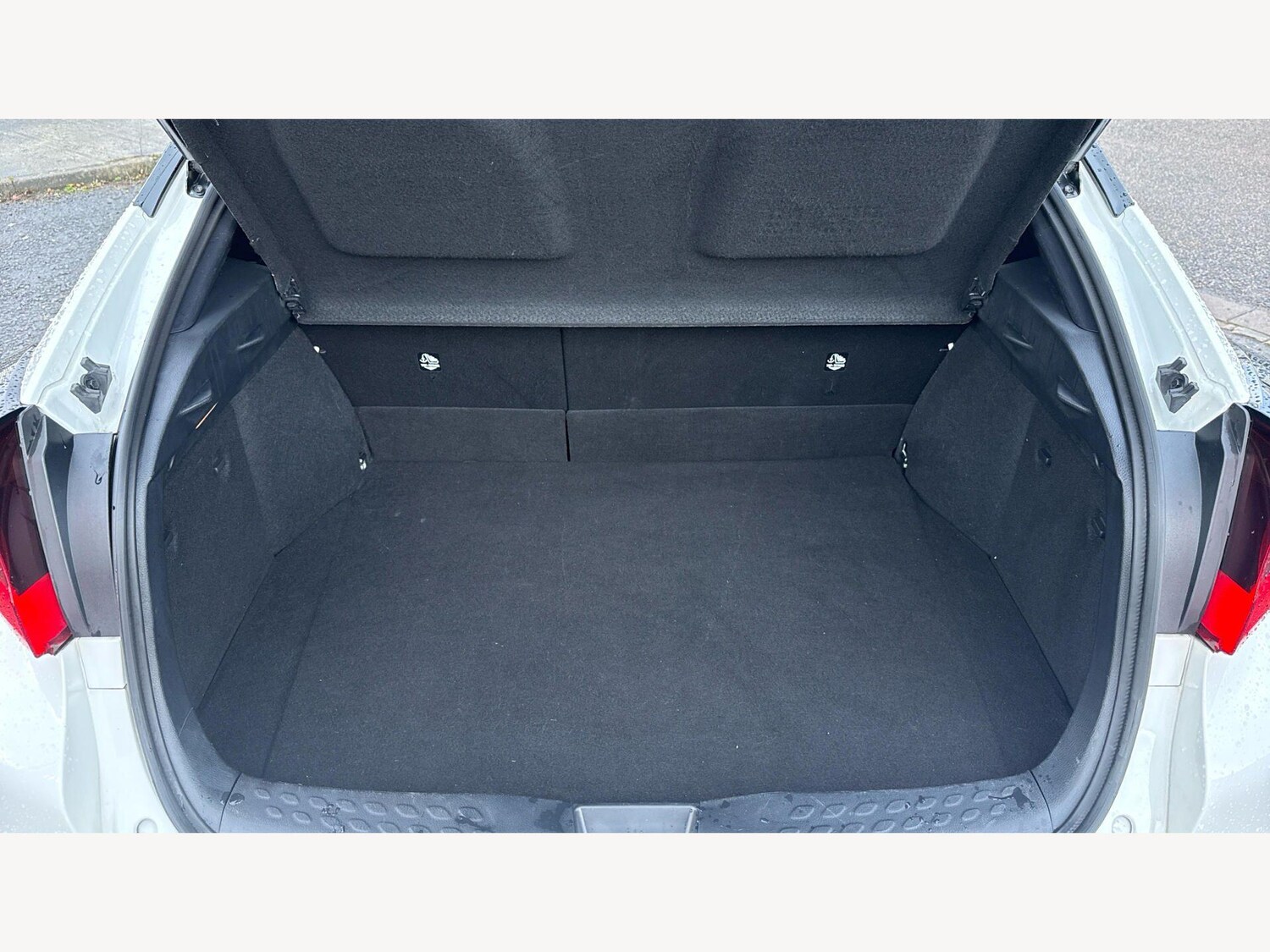 Used Toyota C-HR for sale - 77633136: Photo 16