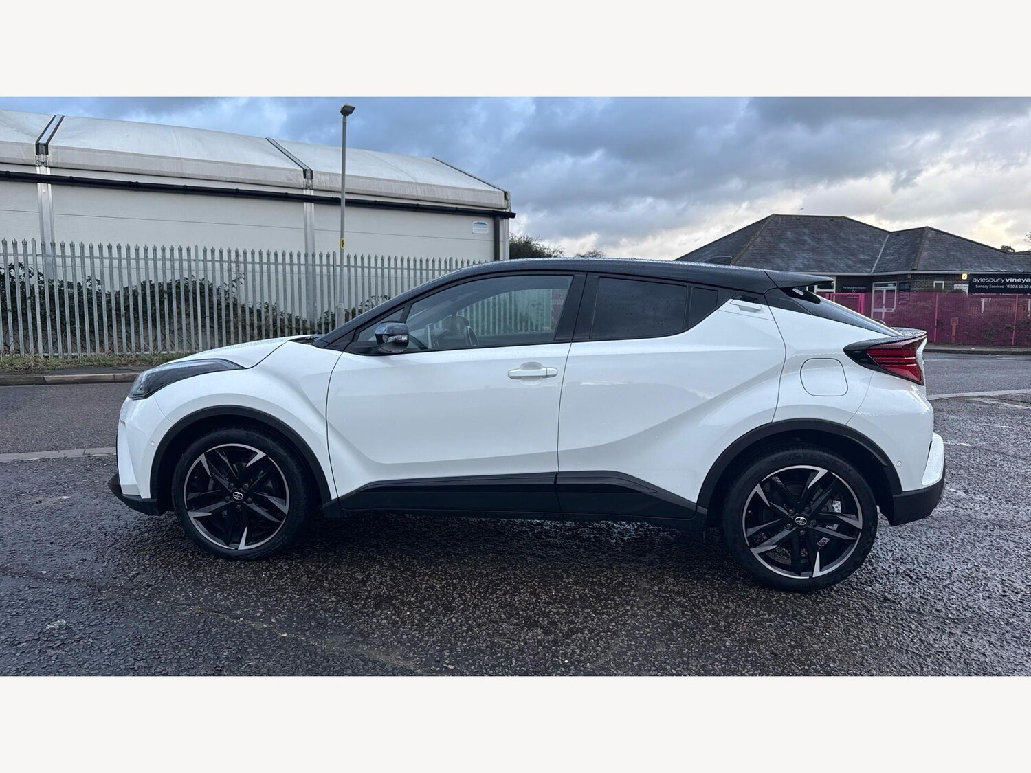 Used Toyota C-HR for sale - 77633136: Photo 19