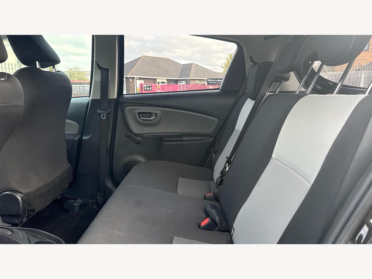 Used Toyota Yaris 2019 for sale - 77057441: Photo 15