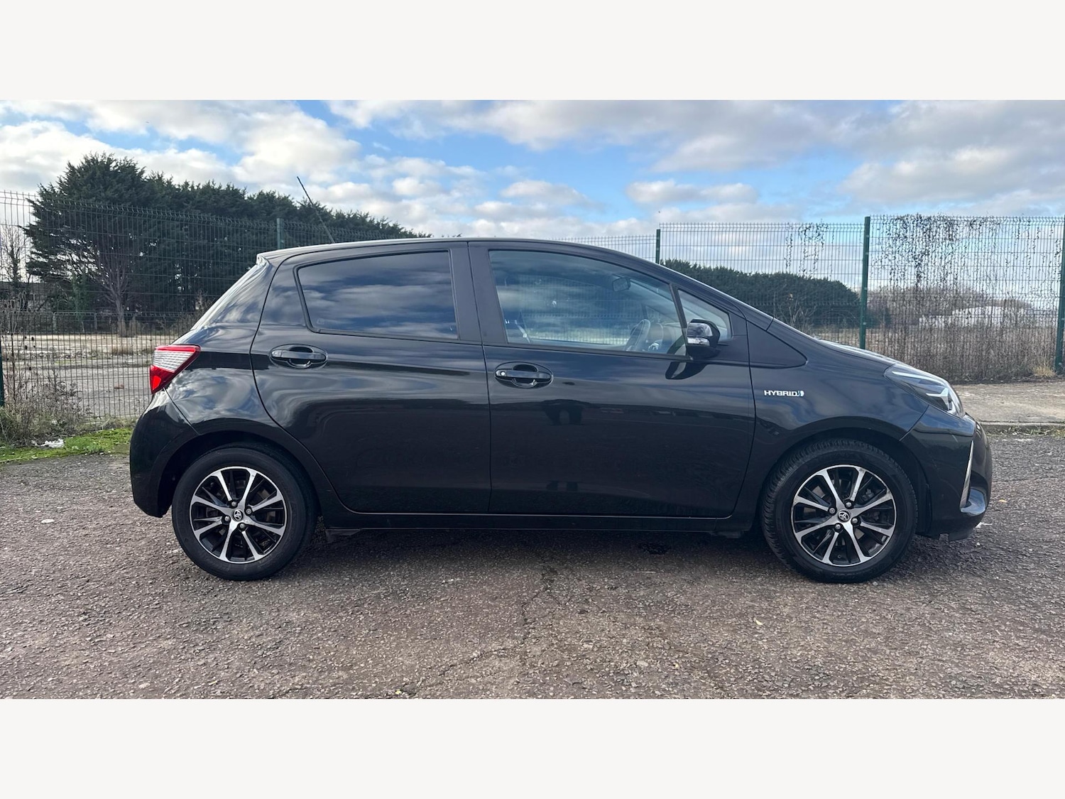 Used Toyota Yaris 2019 for sale - 77057441: Photo 18