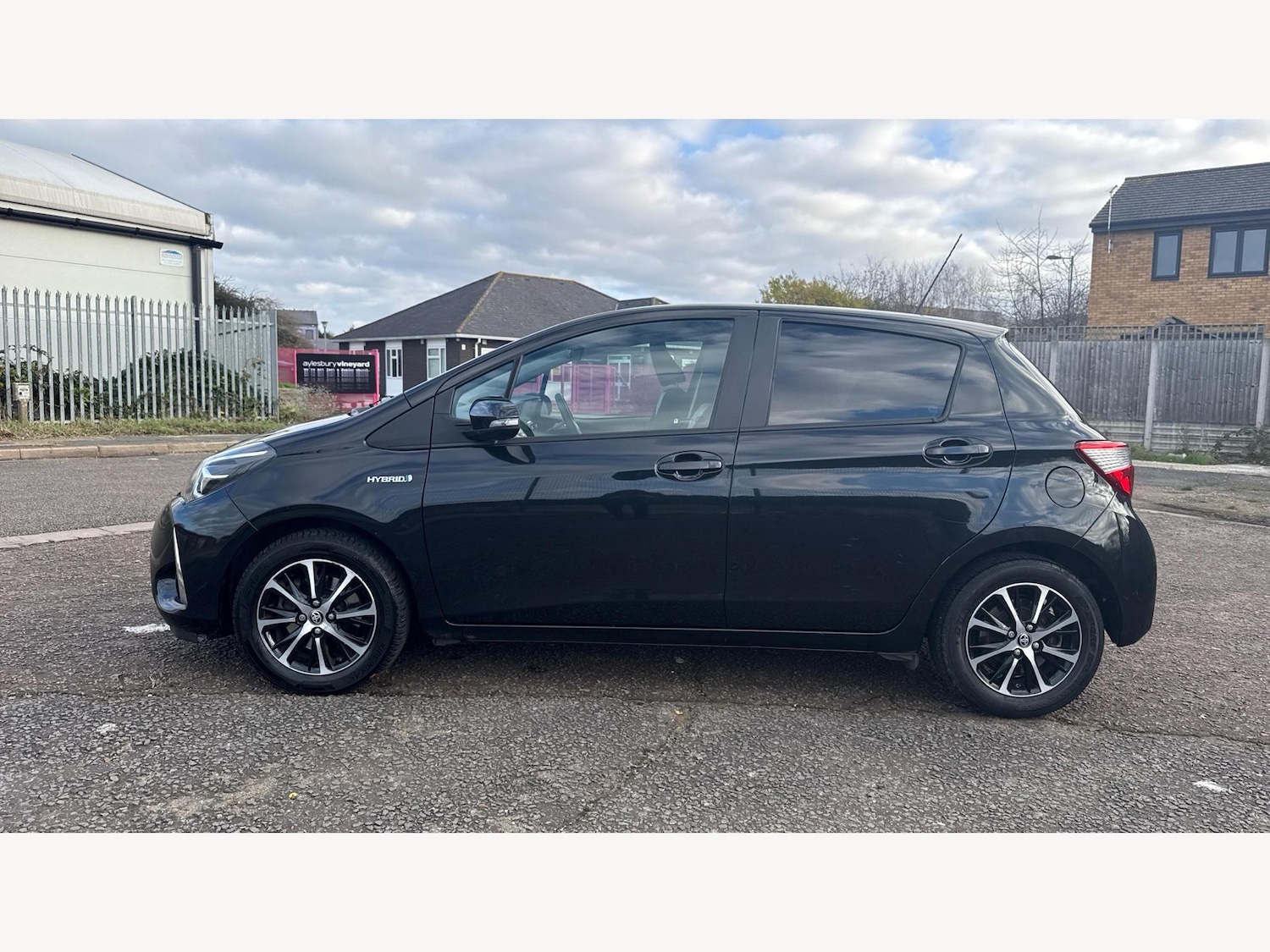 Used Toyota Yaris 2019 for sale - 77057441: Photo 19