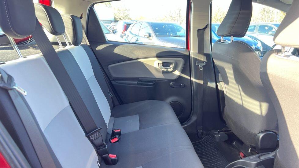 Used Toyota Yaris 2019 for sale - 76781324: Photo 12