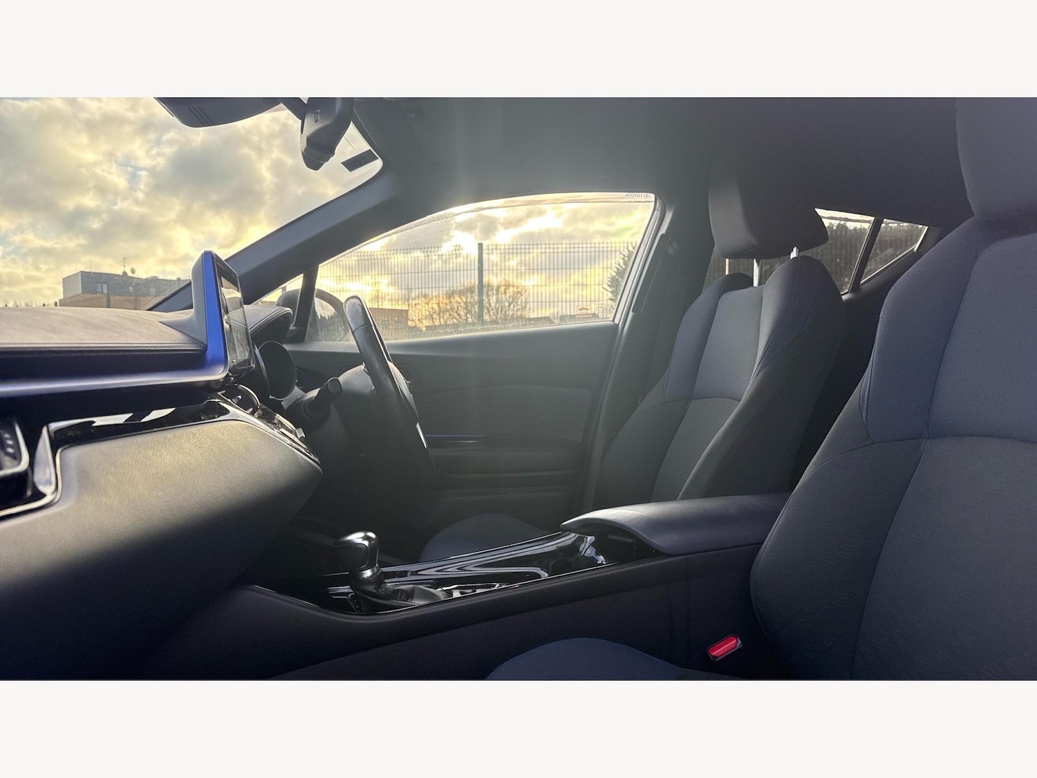 Used Toyota C-HR 2018 for sale - 77060368: Photo 12