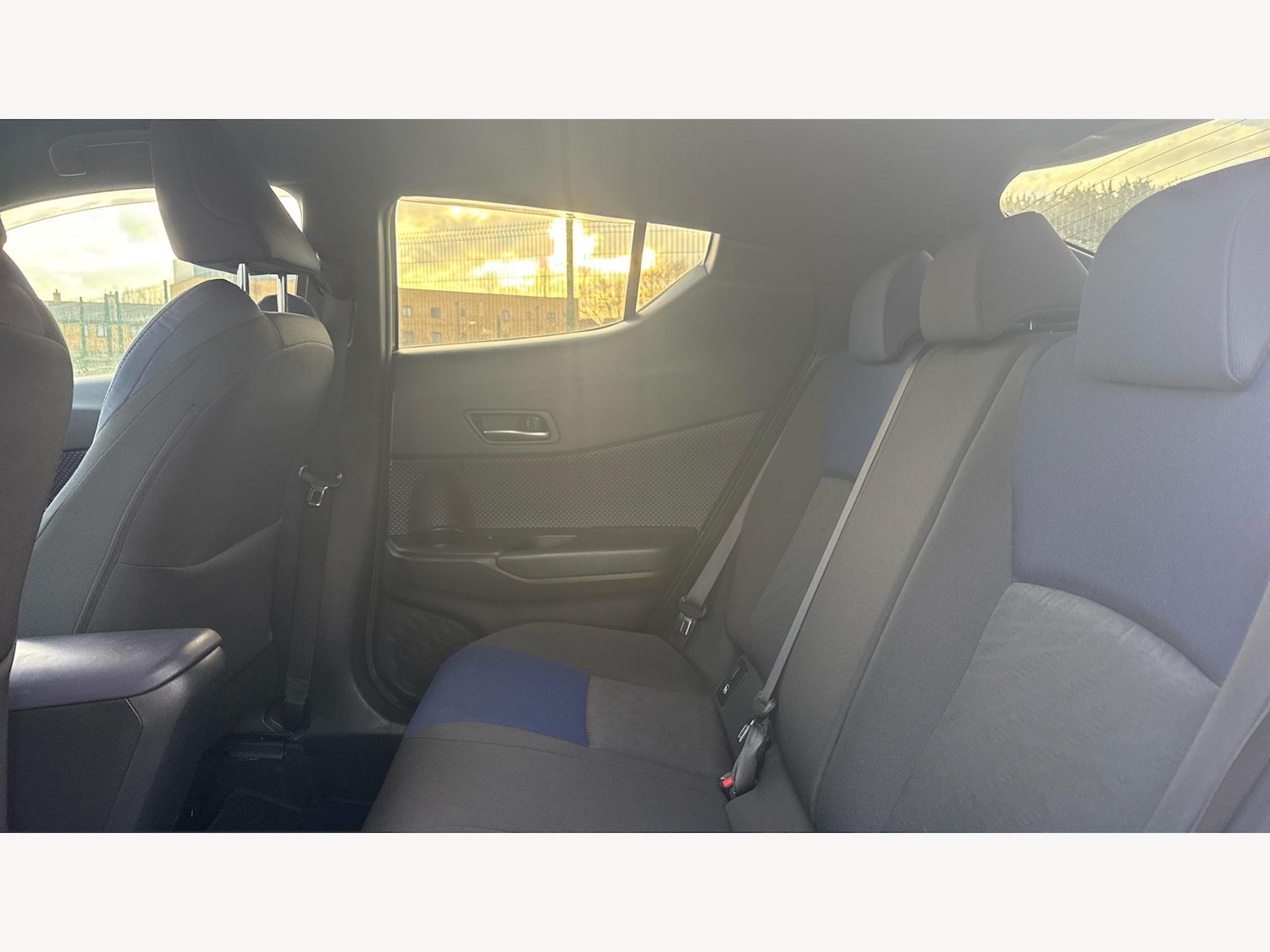 Used Toyota C-HR 2018 for sale - 77060368: Photo 15