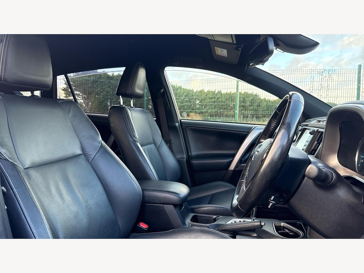 Used Toyota RAV4 for sale - 77290994: Photo 13