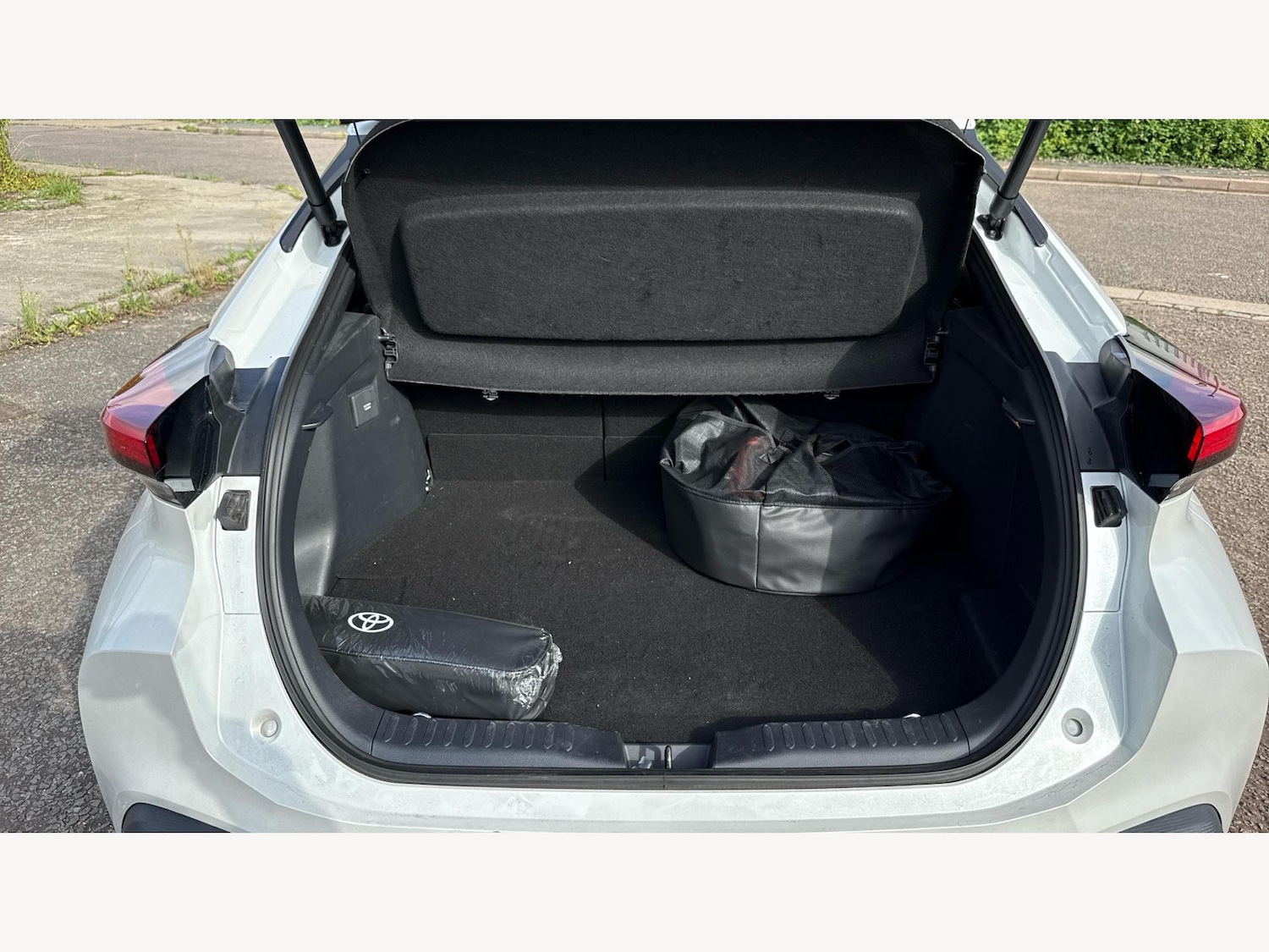 Used Toyota C-HR 2024 for sale - 76020983: Photo 16