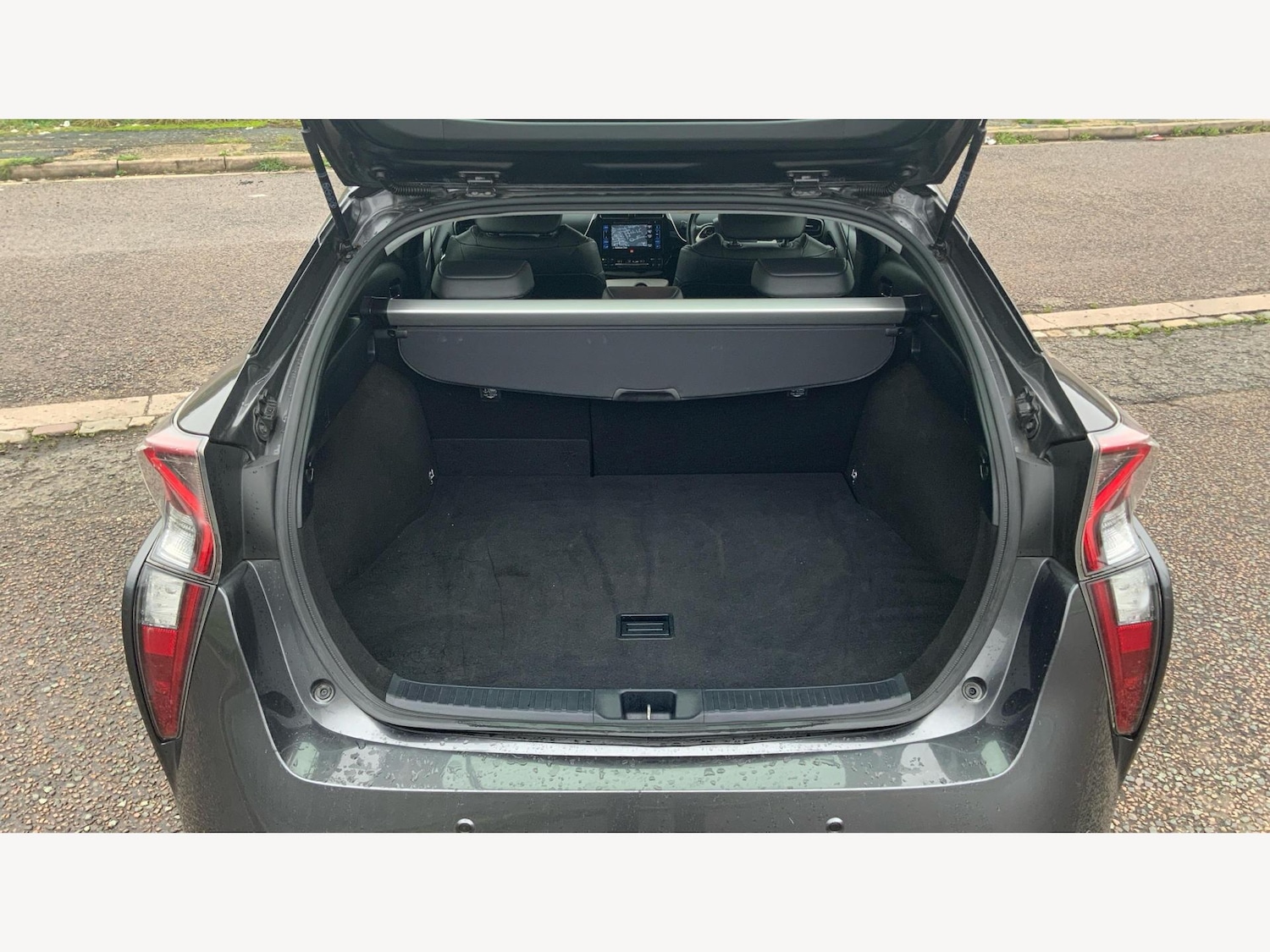 Used Toyota Prius 2017 for sale - 76592391: Photo 16