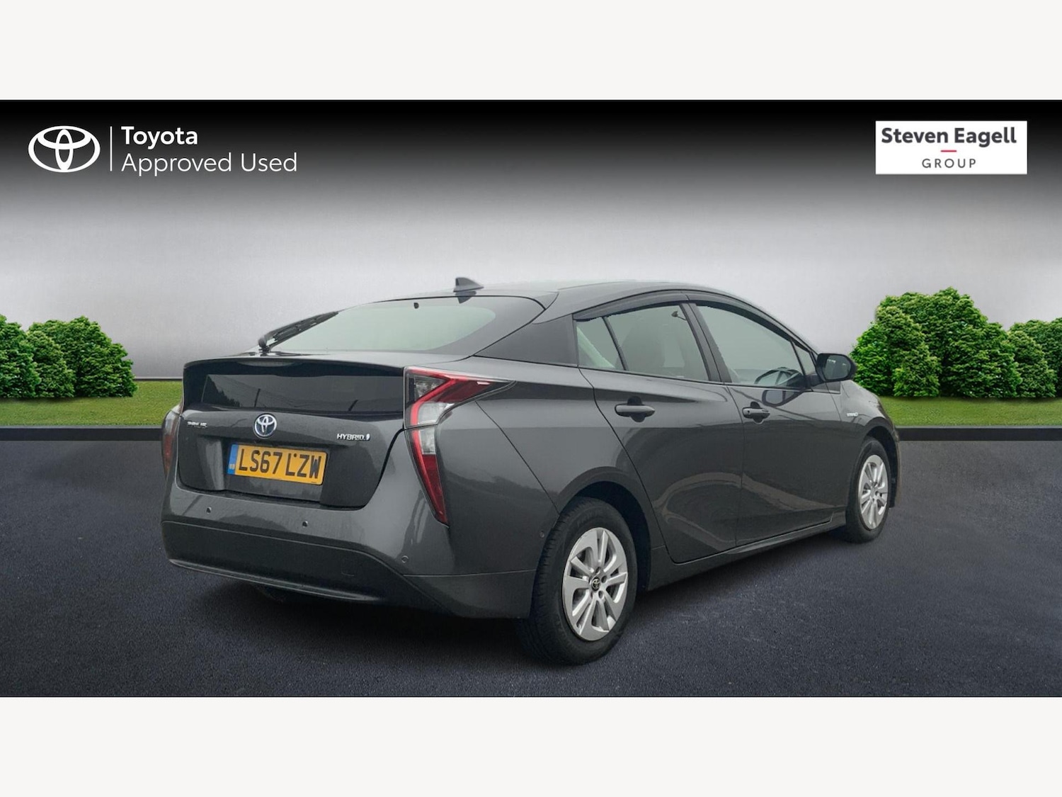 Used Toyota Prius 2017 for sale - 76592391: Photo 2