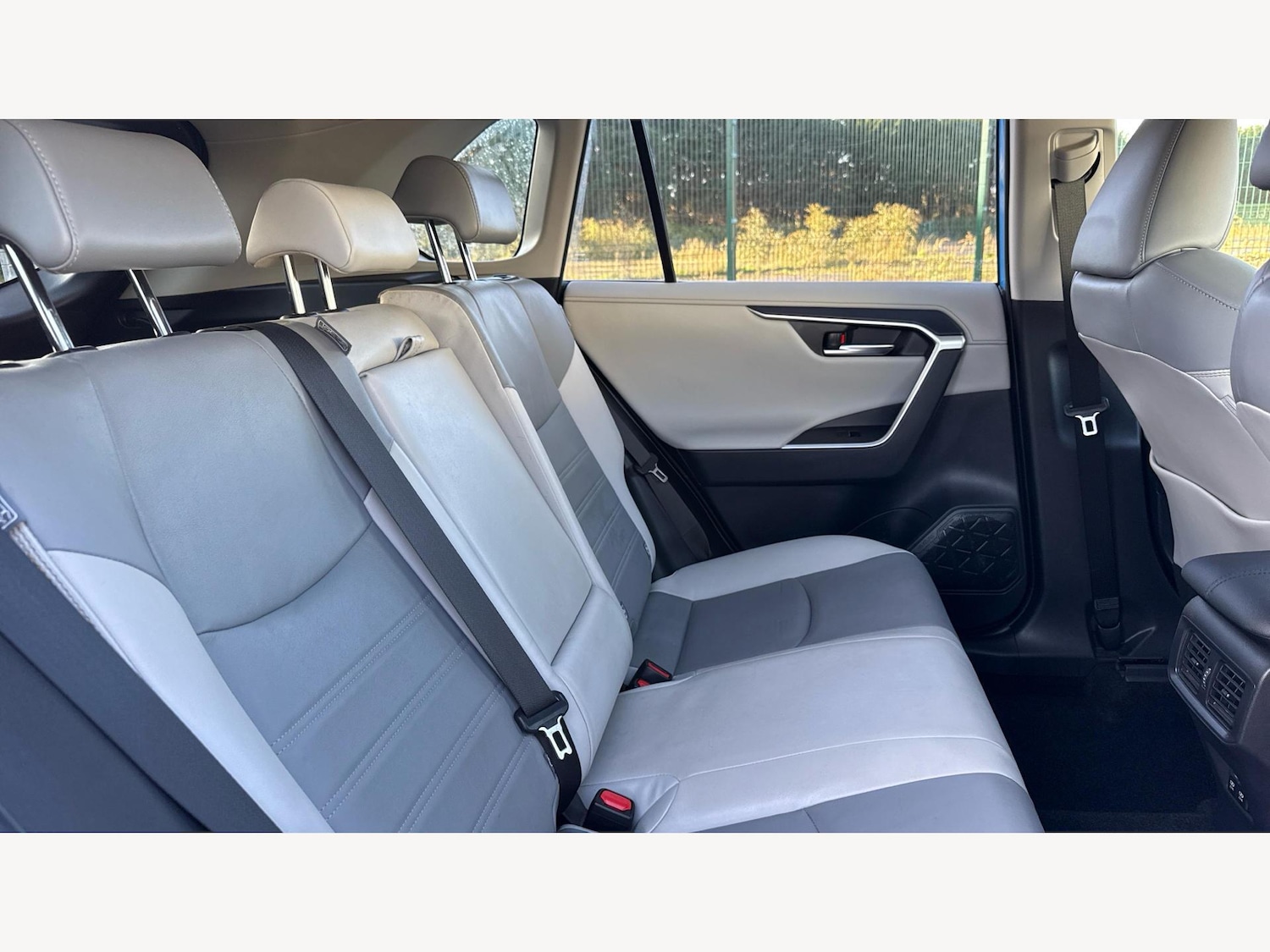 Used Toyota RAV4 2019 for sale - 76597293: Photo 14