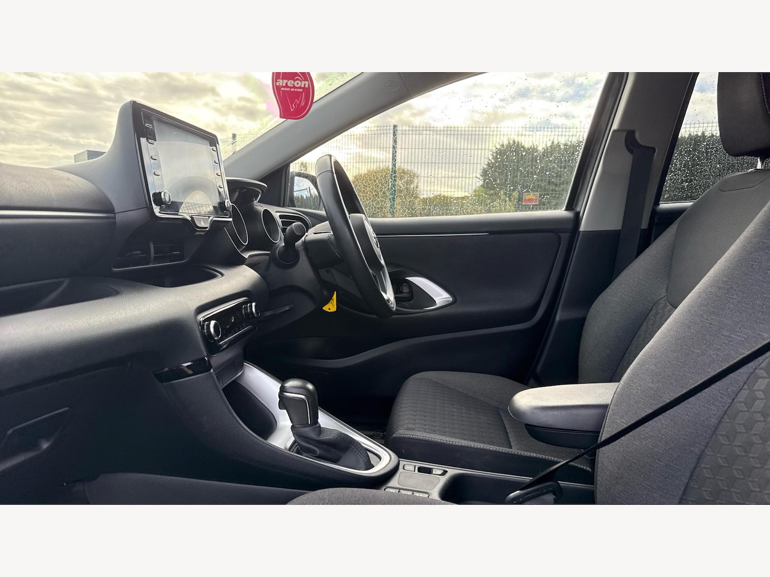 Used Toyota Yaris 2023 for sale - 76371123: Photo 12