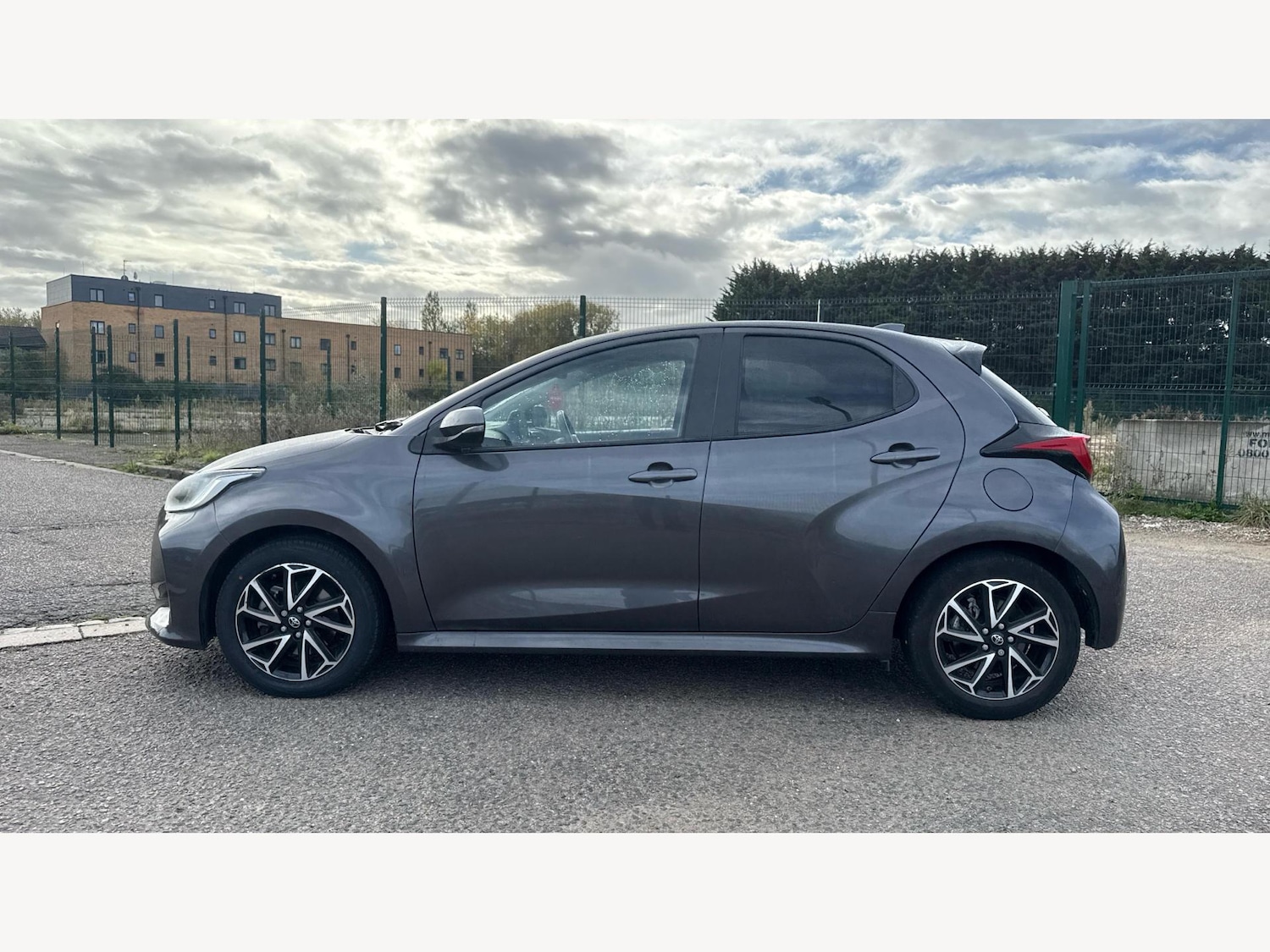 Used Toyota Yaris 2023 for sale - 76371123: Photo 19