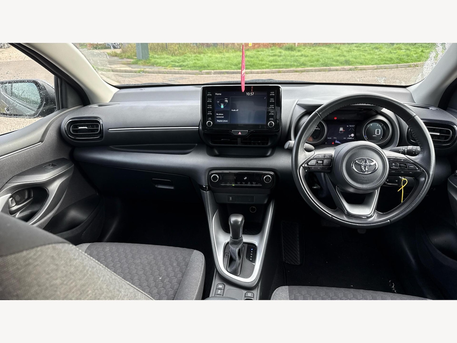 Used Toyota Yaris 2023 for sale - 76371123: Photo 7