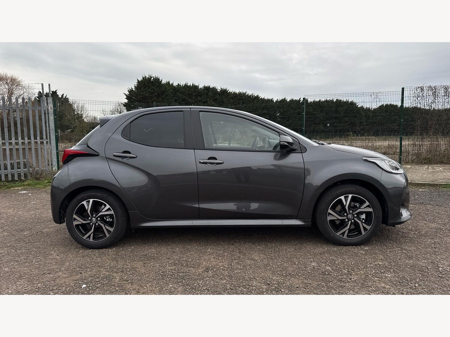 Used Toyota Yaris for sale - 77924999: Photo 18