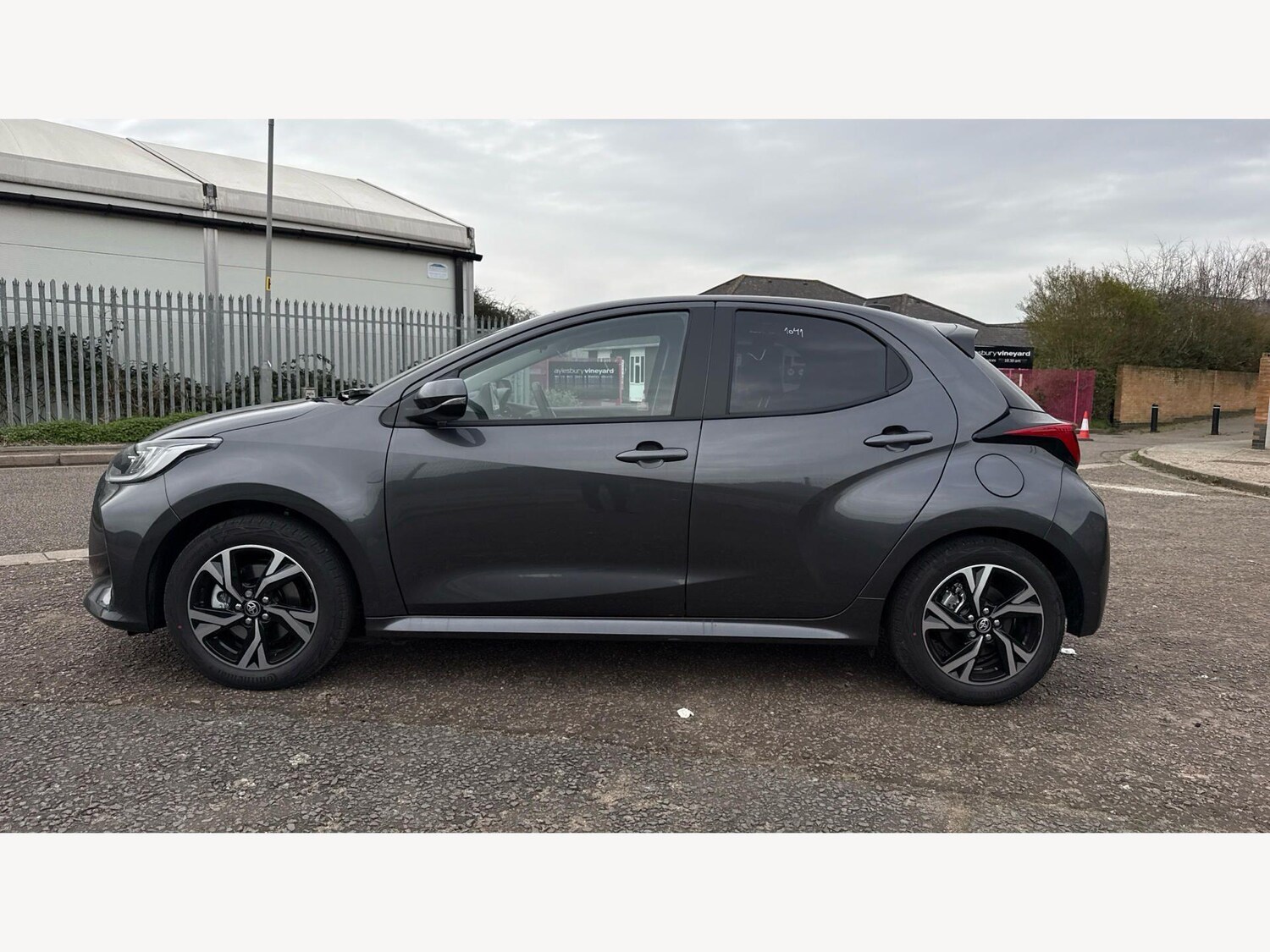 Used Toyota Yaris for sale - 77924999: Photo 19