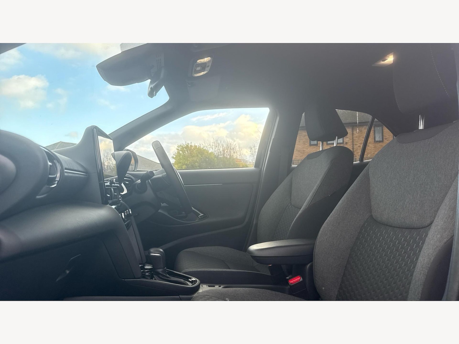 Used Toyota Yaris Cross 2025 for sale - 77021199: Photo 12