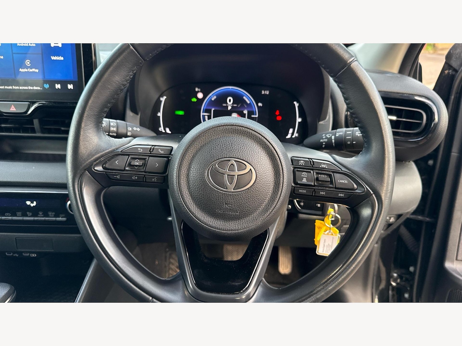Used Toyota Yaris 2024 for sale - 76742456: Photo 10