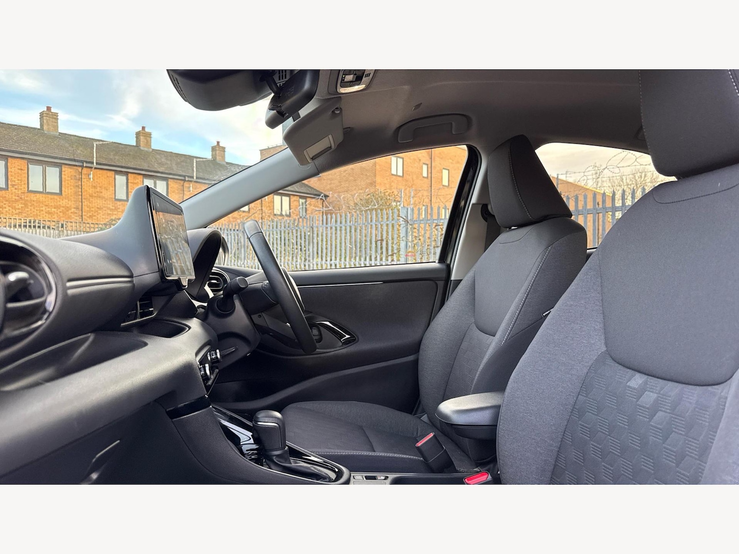 Used Toyota Yaris 2024 for sale - 76742456: Photo 12