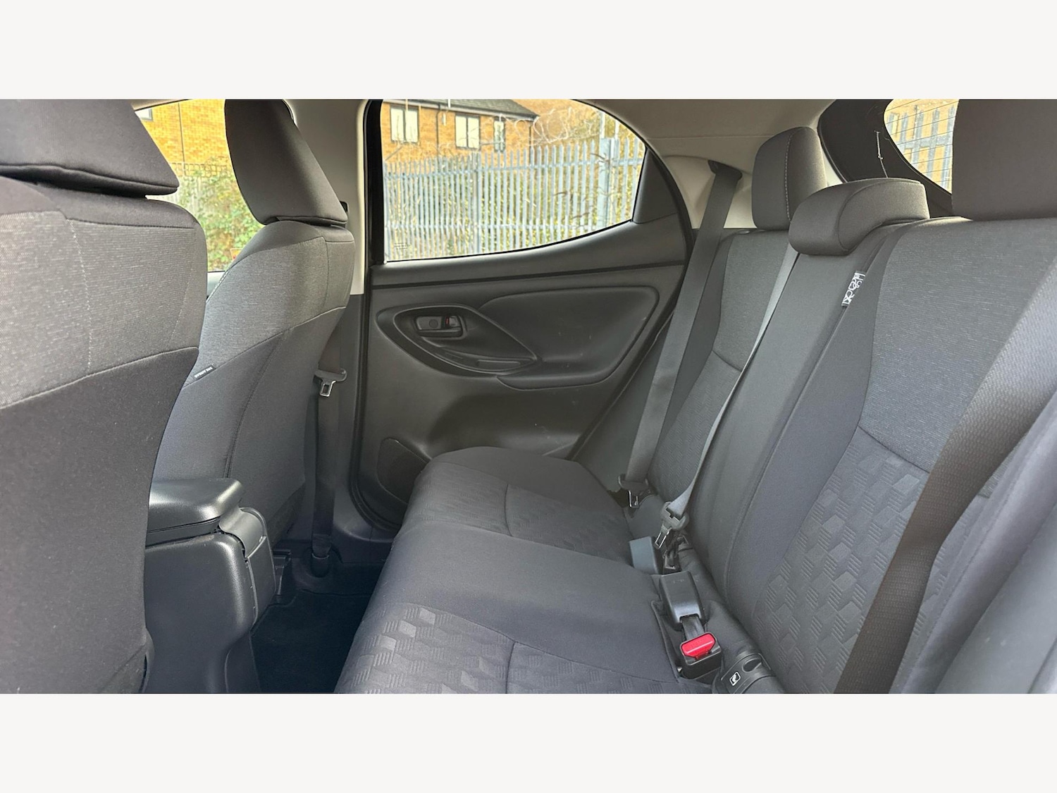 Used Toyota Yaris 2024 for sale - 76742456: Photo 15