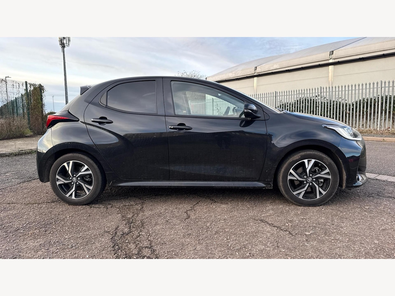 Used Toyota Yaris 2024 for sale - 76742456: Photo 18