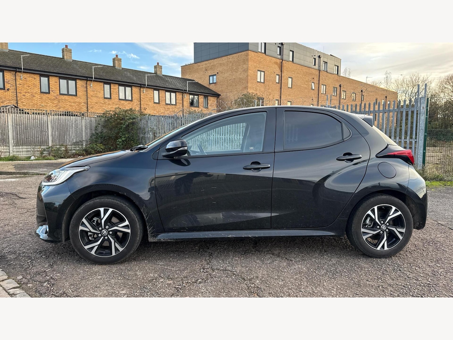 Used Toyota Yaris 2024 for sale - 76742456: Photo 19