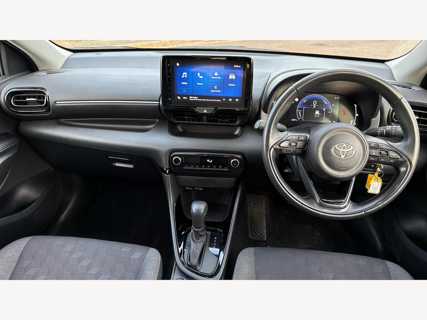 Used Toyota Yaris 2024 for sale - 76742456: Photo 7
