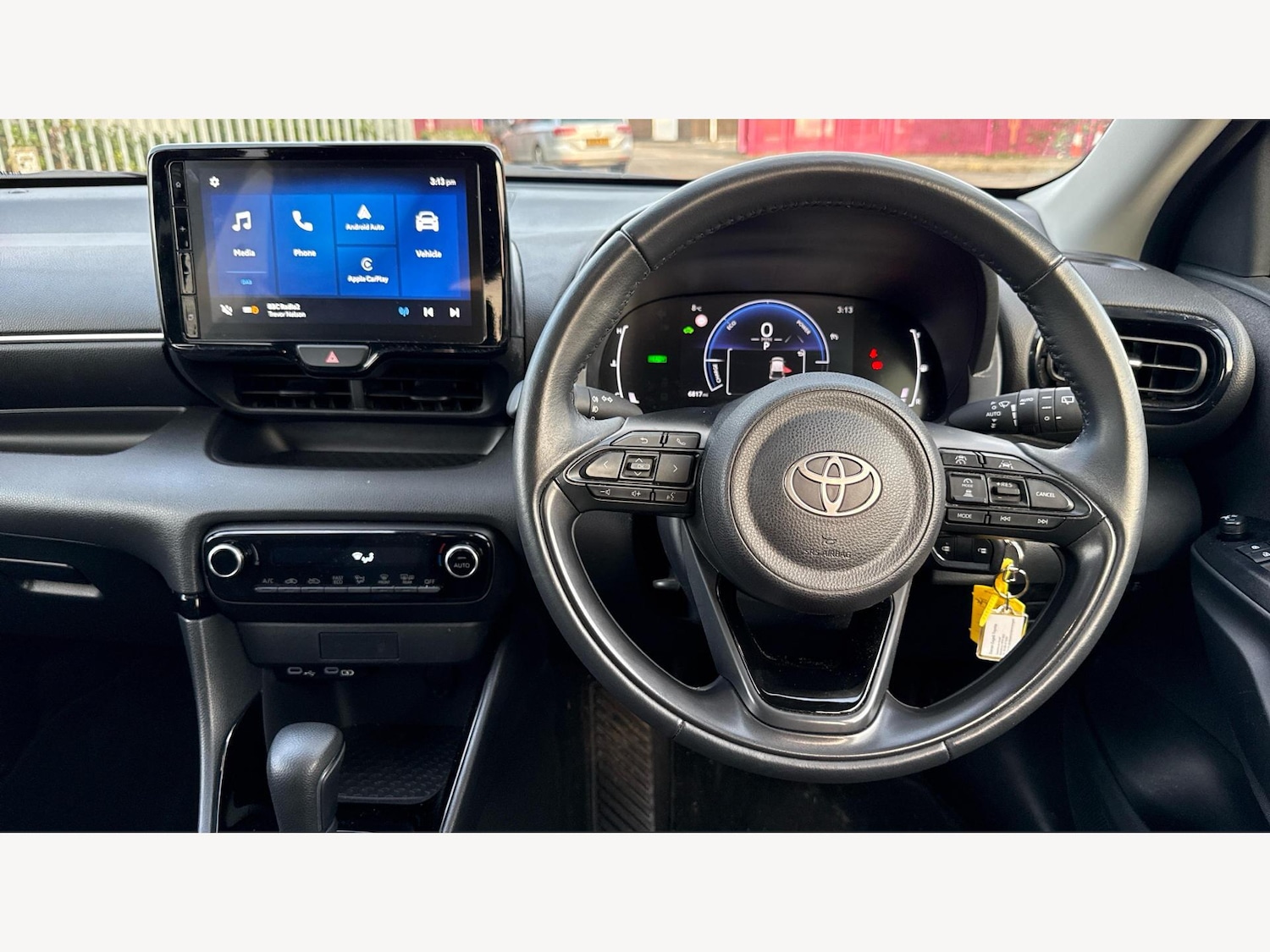 Used Toyota Yaris 2024 for sale - 76742456: Photo 8