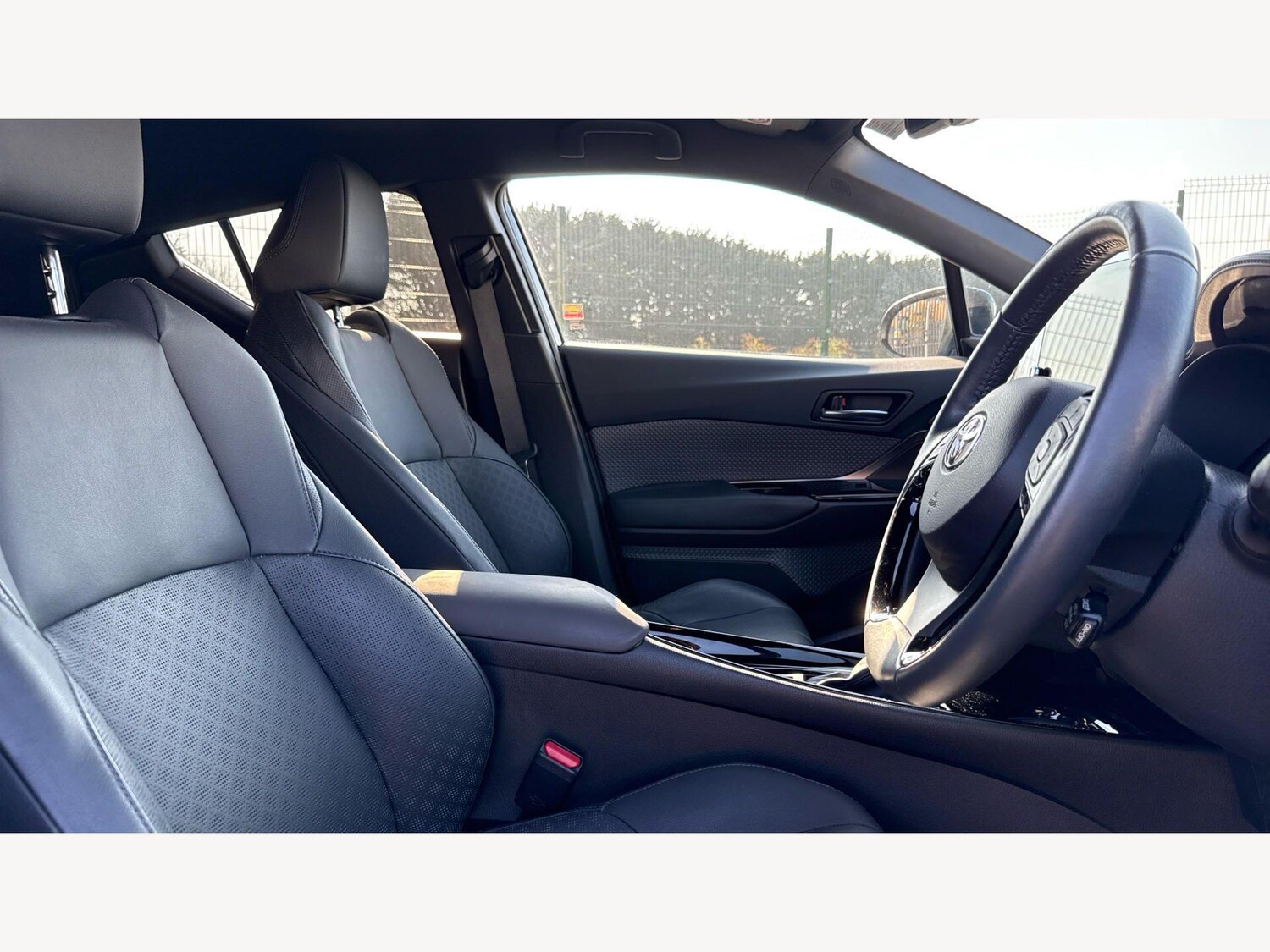 Used Toyota C-HR 2023 for sale - 77993258: Photo 13